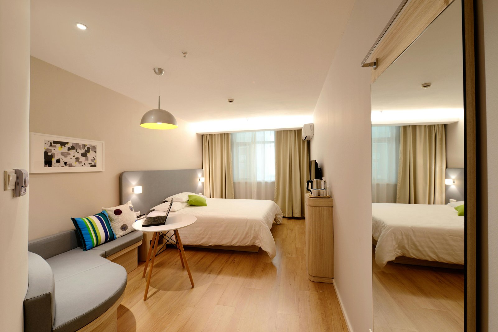 Hotel Management Illustration 1